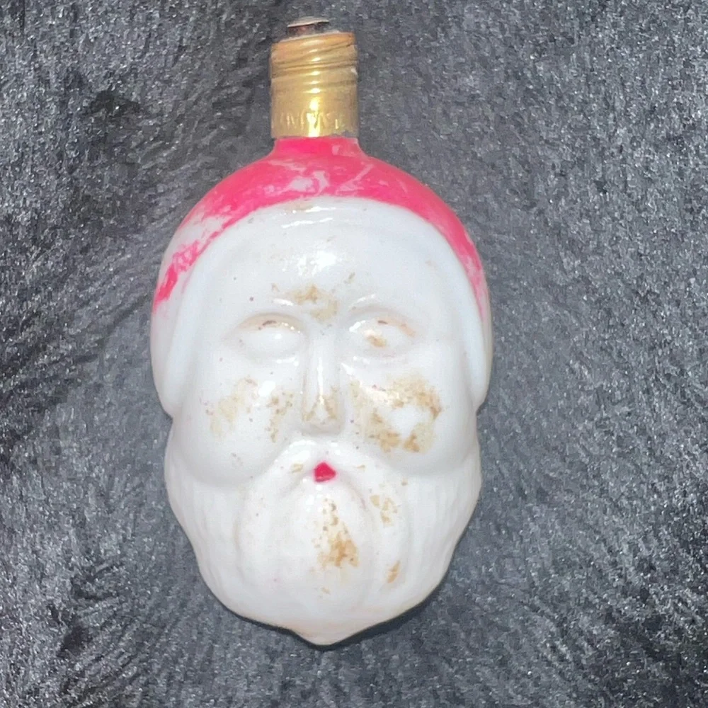 Vintage light bulb‎